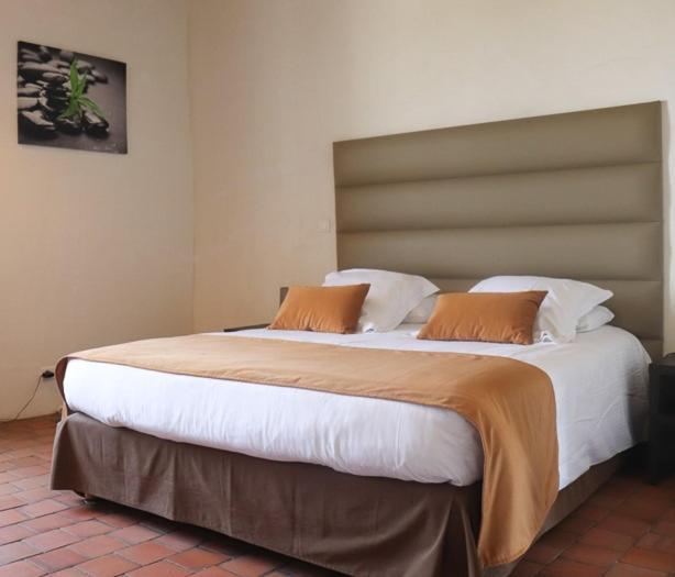 Domaine Du Normandoux, The Originals Relais Hotel Tercé Buitenkant foto